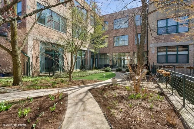 $224,900 | 601 Linden Place, Unit 219, Evanston, IL 60202