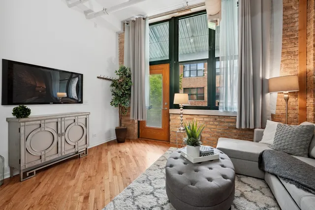 $224,900 | 601 Linden Place, Unit 219, Evanston, IL 60202