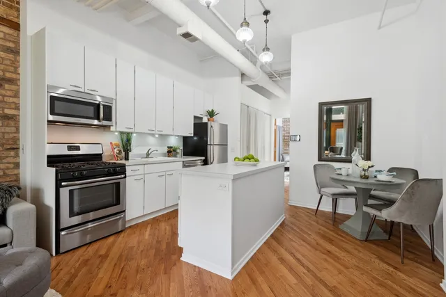 $224,900 | 601 Linden Place, Unit 219, Evanston, IL 60202