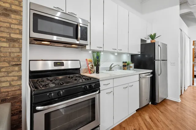 $224,900 | 601 Linden Place, Unit 219, Evanston, IL 60202