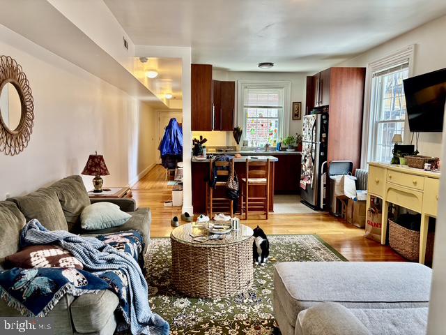 711 Walnut Street, Unit 3R Philadelphia, PA 19106 - Photo 4 of 17