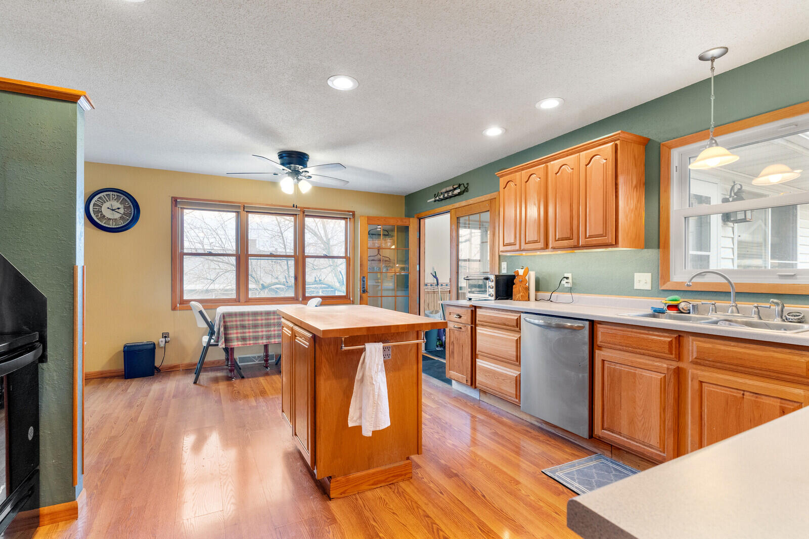 425 Church Street Holmen, WI 54636 - Photo 15 of 34 15_425ChurchSt_Kitchen3_mls