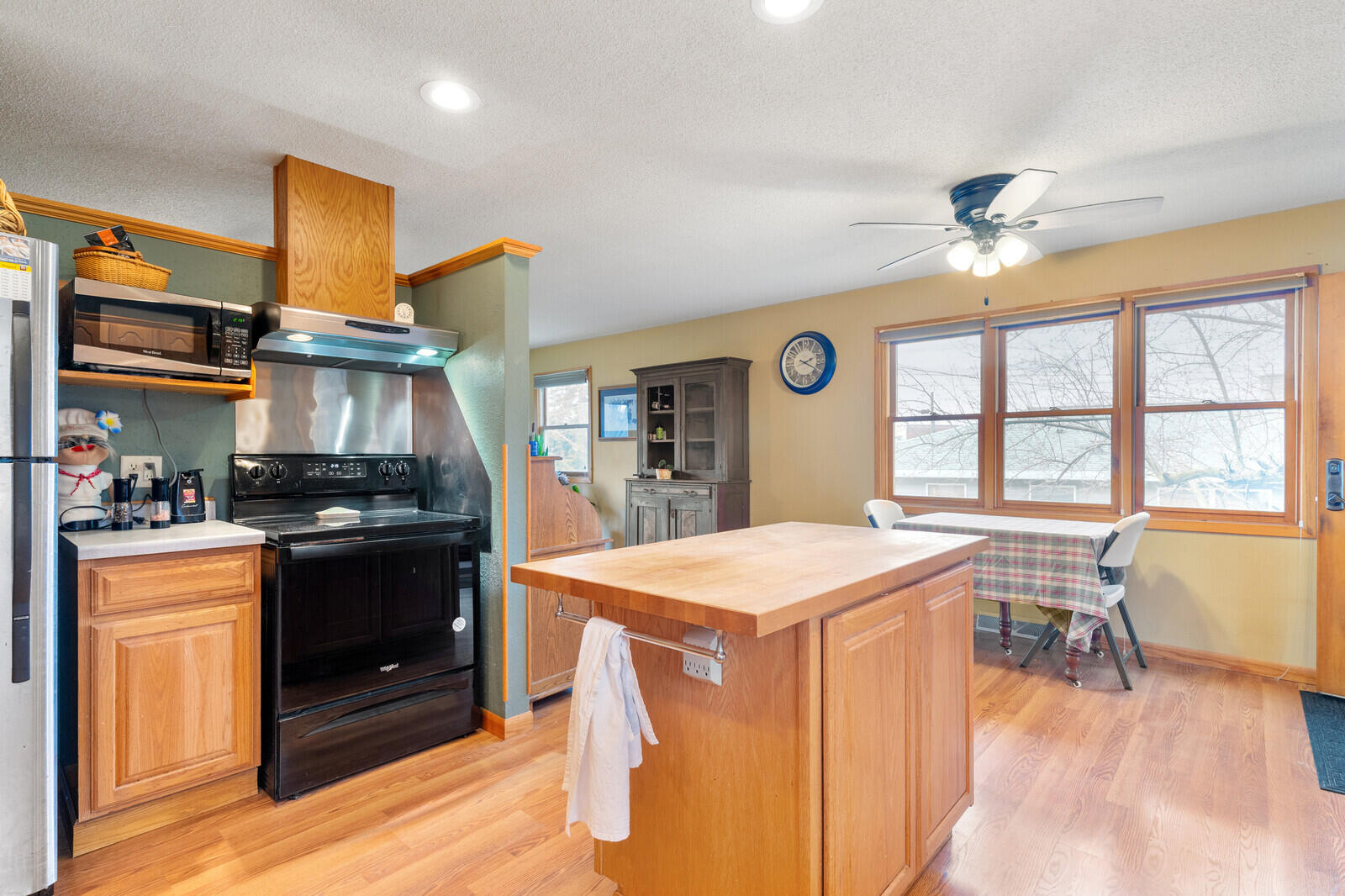 425 Church Street Holmen, WI 54636 - Photo 16 of 34 16_425ChurchSt_Kitchen4_mls