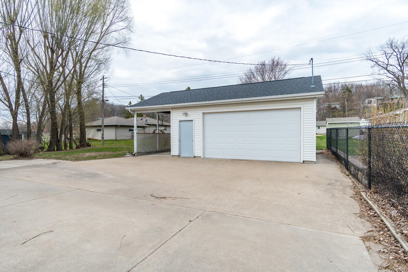 425 Church Street Holmen, WI 54636 - Photo 5 of 36 04_425ChurchSt_Exterior4_mls