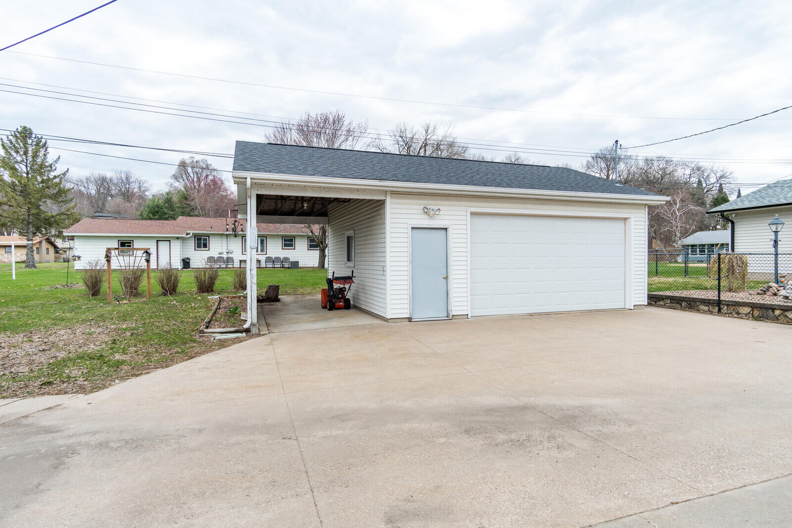 425 Church Street Holmen, WI 54636 - Photo 5 of 34 05_425ChurchSt_Exterior5_mls