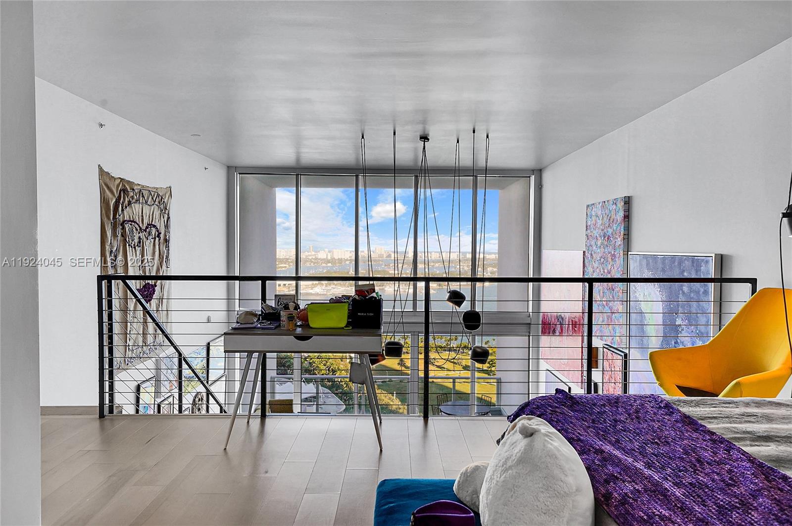 1040 Biscayne Boulevard, Unit 2603 Miami, FL 33132 - Photo 16 of 40 a view of a livingroom and dinning room