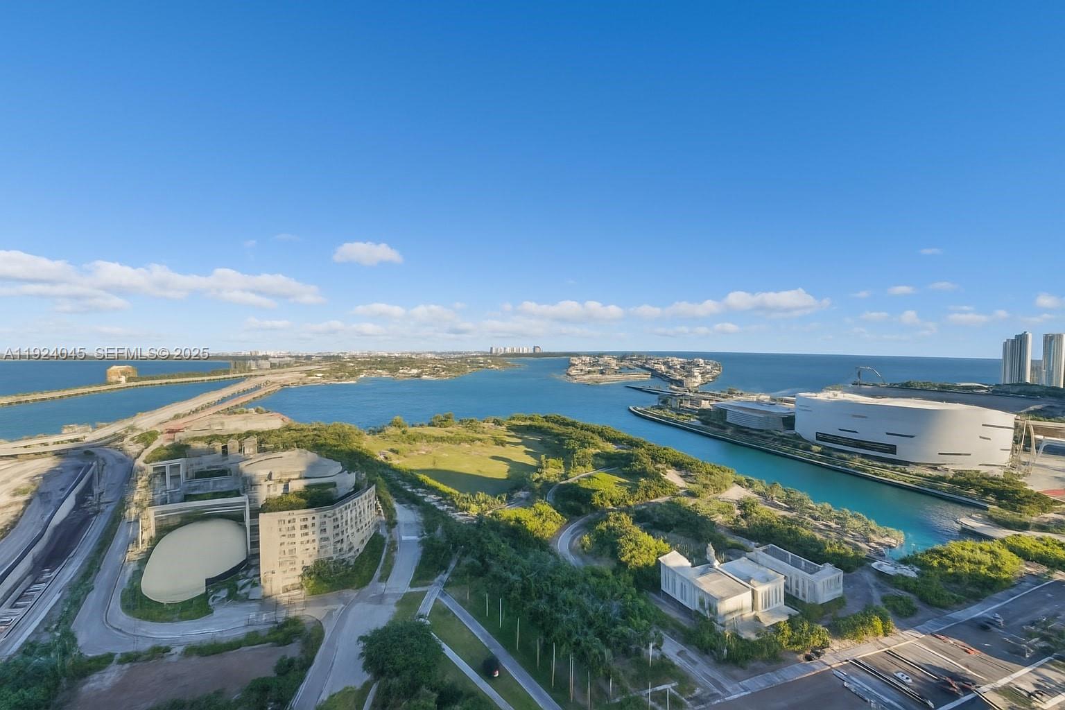 1040 Biscayne Boulevard, Unit 2603 Miami, FL 33132 - Photo 23 of 40 a view of a city from a terrace