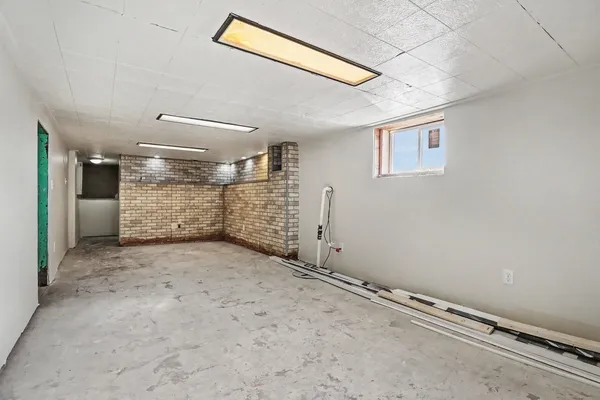 a view of a garage