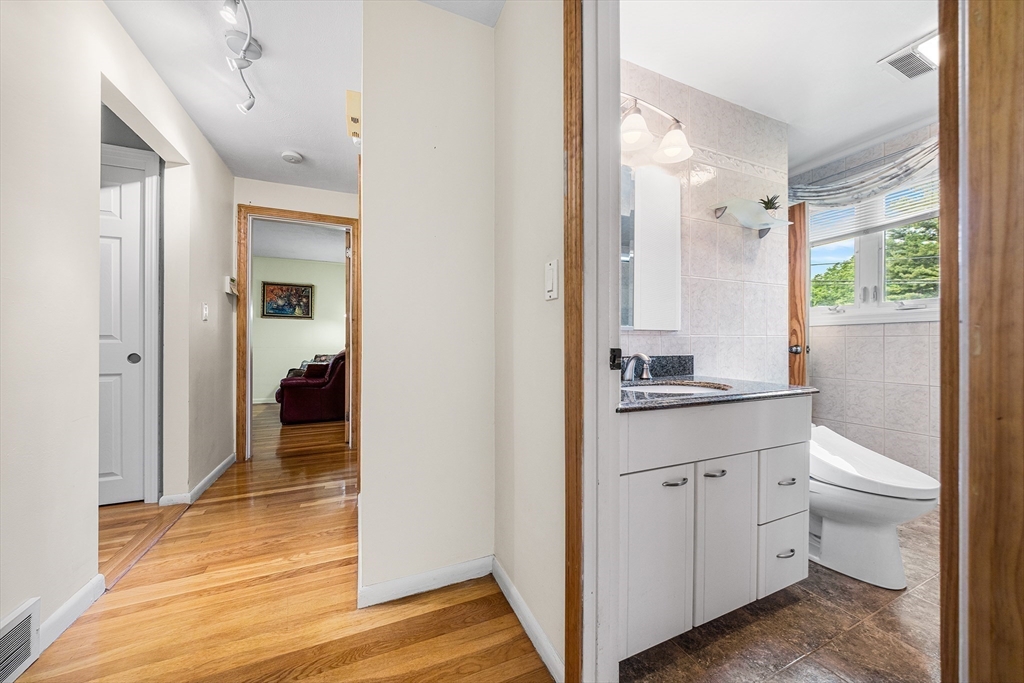27 Randy Road Framingham, MA 01701 - Photo 17 of 42