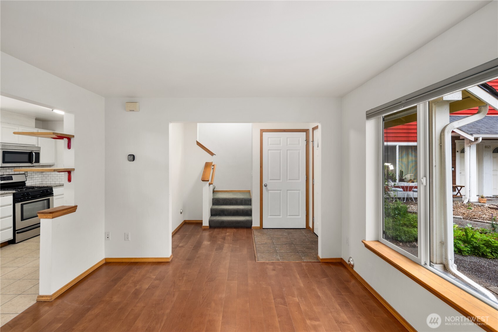 8823 Delridge Way Southwest, Unit B Seattle, WA 98106 - Photo 8 of 32