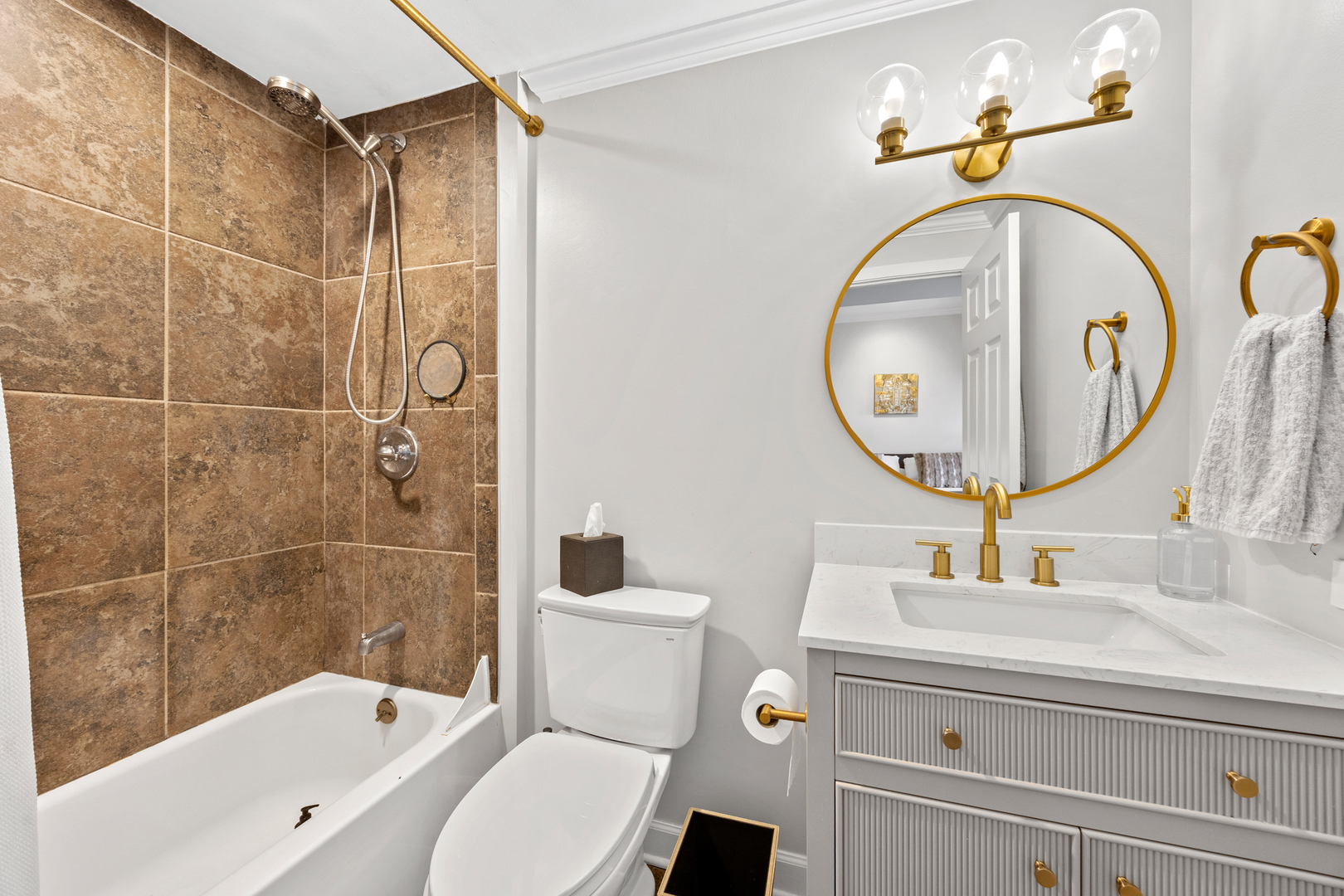 656 West Buckingham Place, Unit 1E Chicago, IL 60657 - Photo 15 of 28