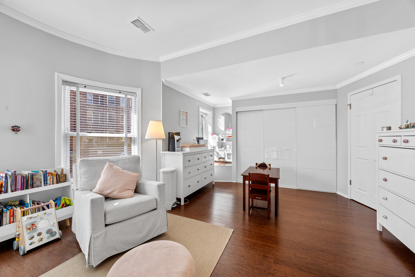 656 West Buckingham Place, Unit 1E Chicago, IL 60657 - Photo 18 of 28