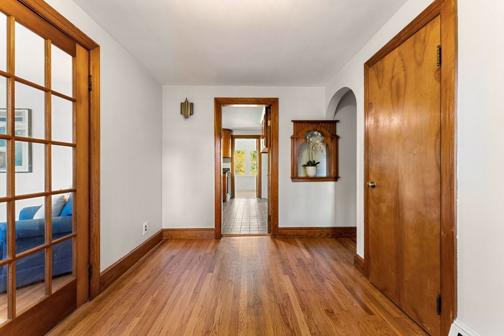 173 Fairfield Street Needham, MA 02492 - Photo 3 of 37