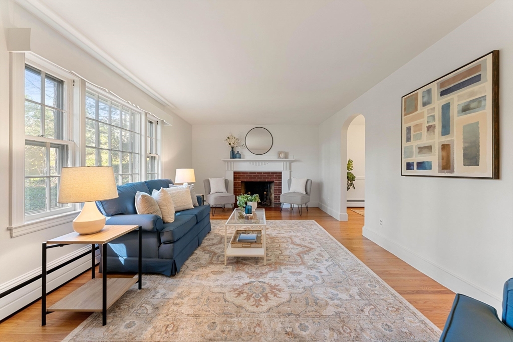 173 Fairfield Street Needham, MA 02492 - Photo 5 of 37