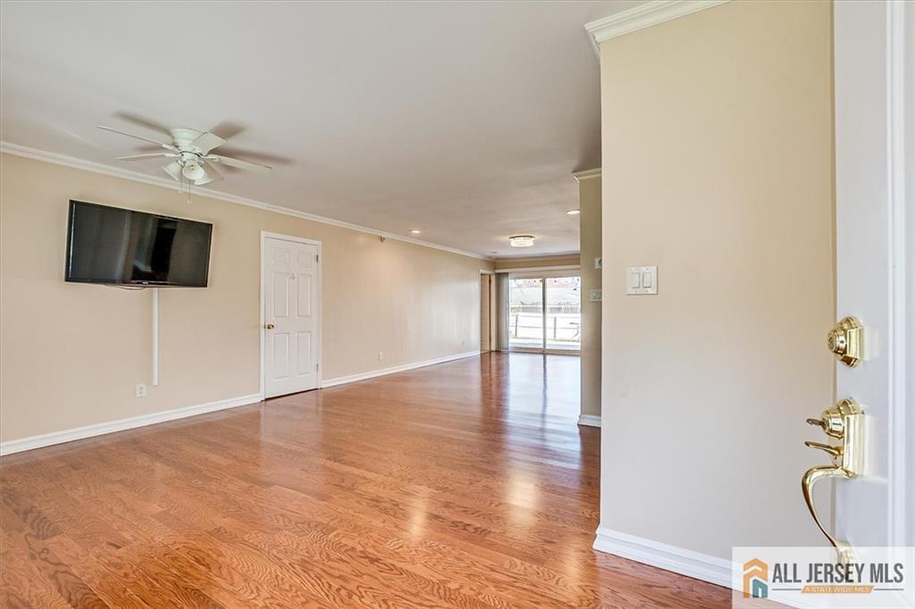 23 Wheeler Road Kendall Park, NJ 08824 - Photo 5 of 30 Gallery Image 5