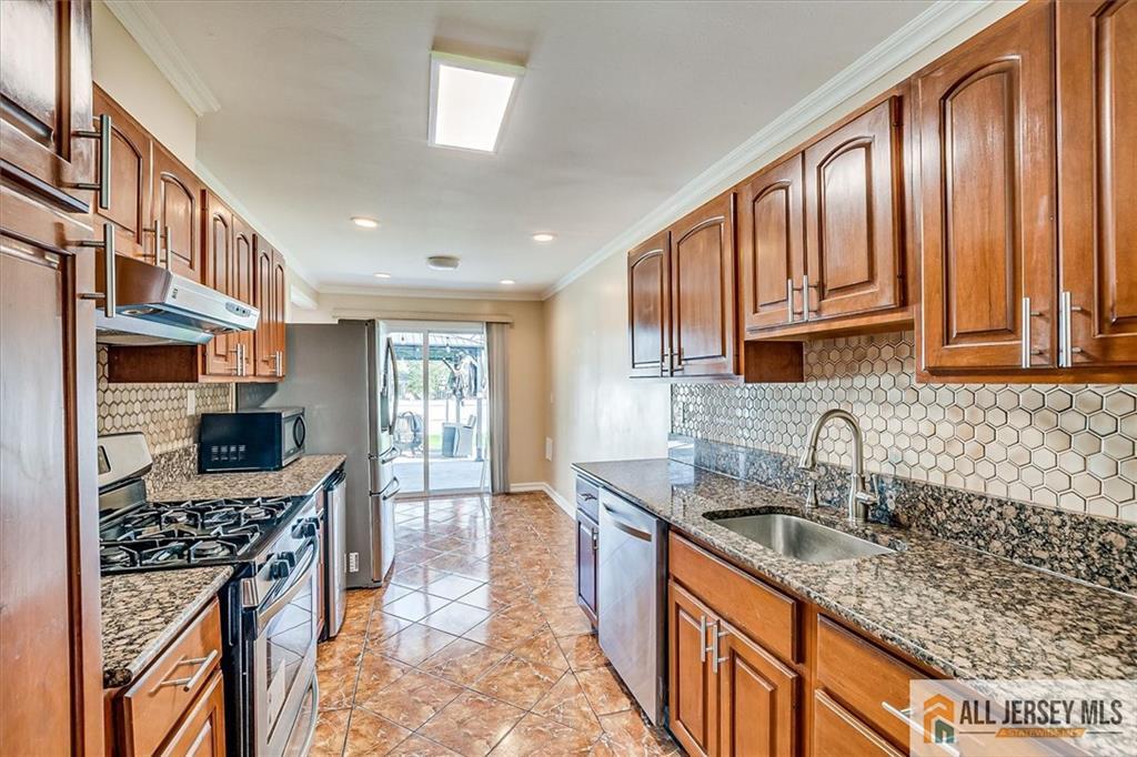 23 Wheeler Road Kendall Park, NJ 08824 - Photo 9 of 30 Gallery Image 9