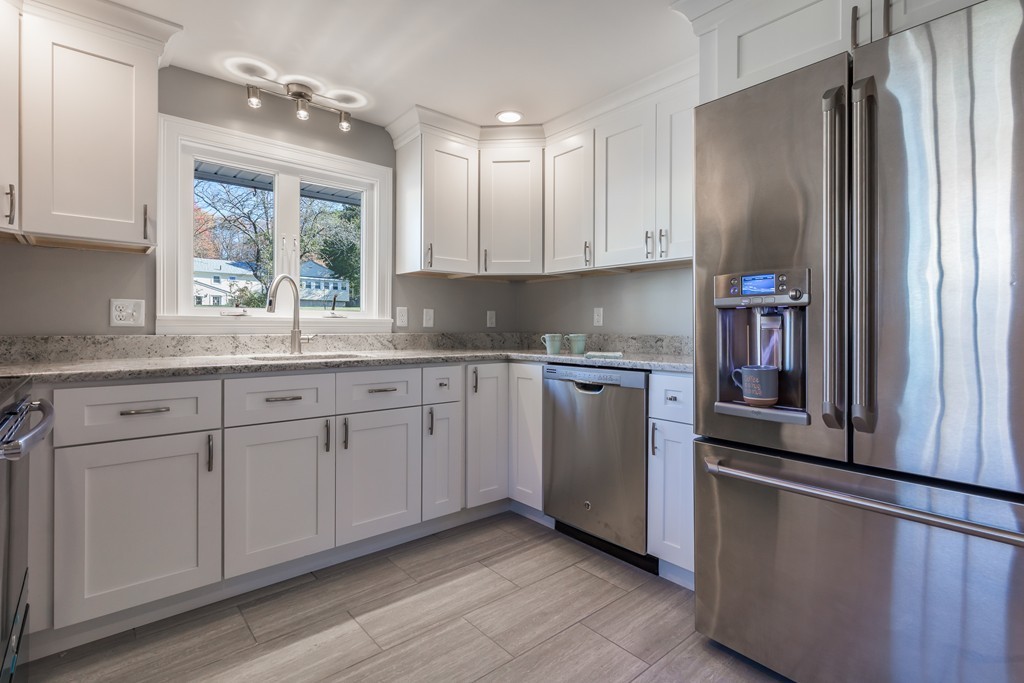 2 Pomeroy Road North Reading, MA 01864 - Photo 3 of 26 Gallery Image 3