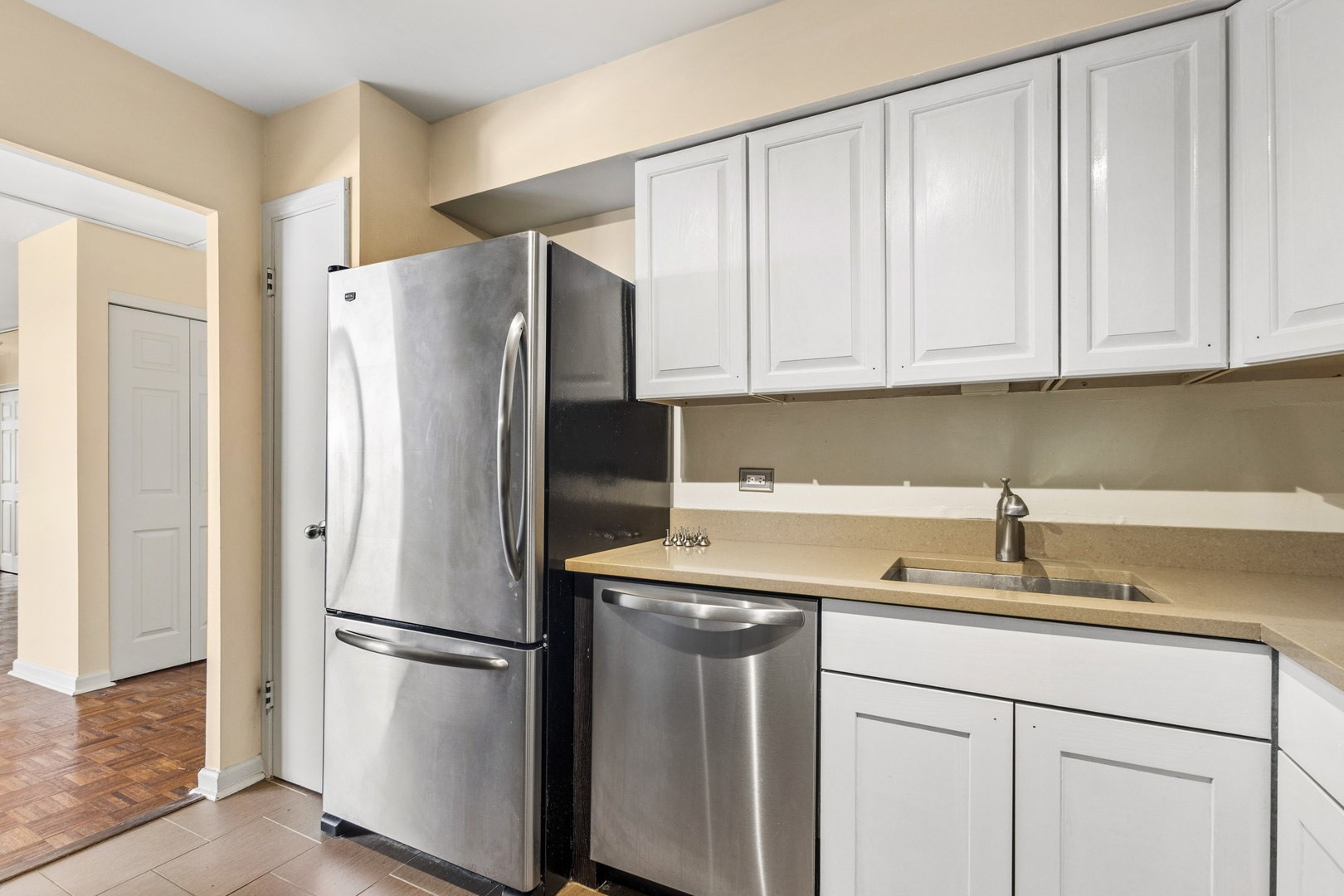 6325 North Sheridan Road, Unit 1606 Chicago, IL 60660 - Photo 8 of 21