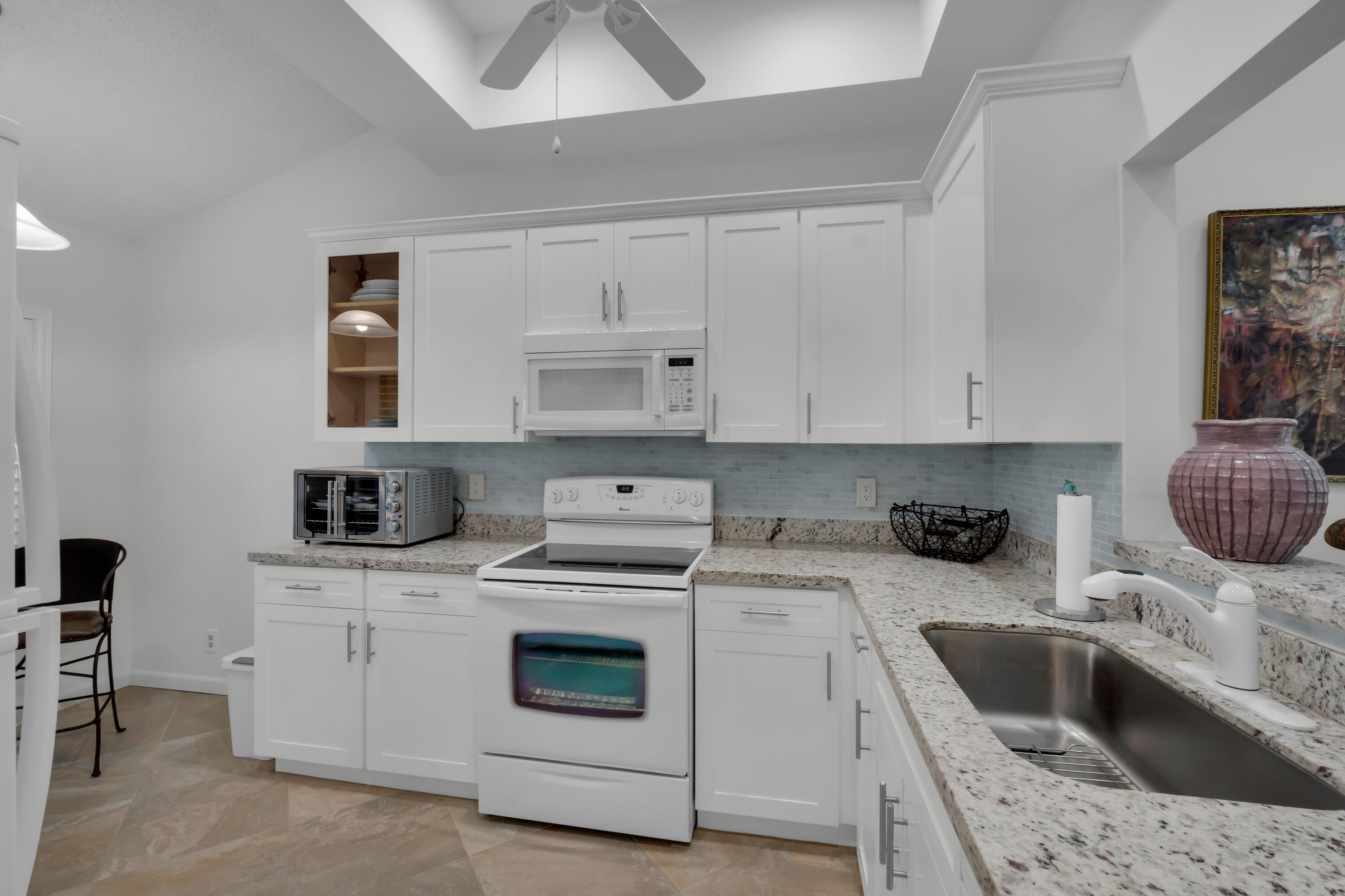 10980 Lake Front Place Boca Raton, FL 33498 - Photo 8 of 43 10980 Lake Front Pl 19