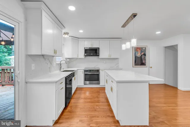 $567,000 | 5809 Waterdale Court, Centreville, VA 20121