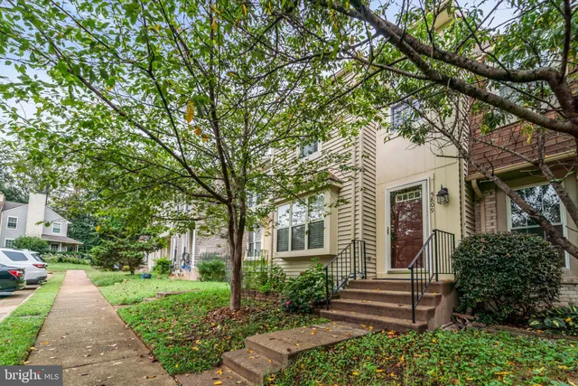 $567,000 | 5809 Waterdale Court, Centreville, VA 20121