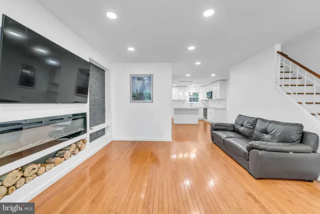 $567,000 | 5809 Waterdale Court, Centreville, VA 20121