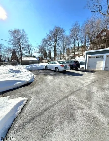 $2,100 | 56 Martin Road, Verona, NJ 07044