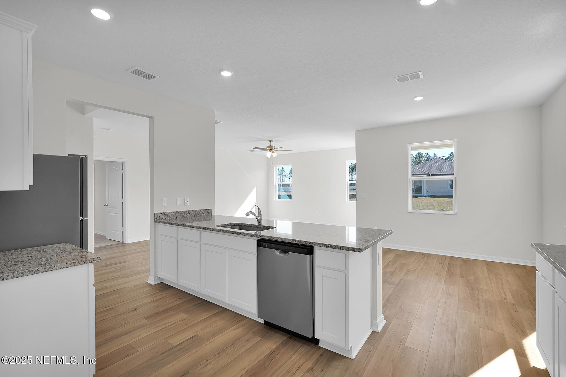 6917 Myrtle Oak Road Jacksonville, FL 32219 - Photo 13 of 26 Florida_Four Winds_L_012