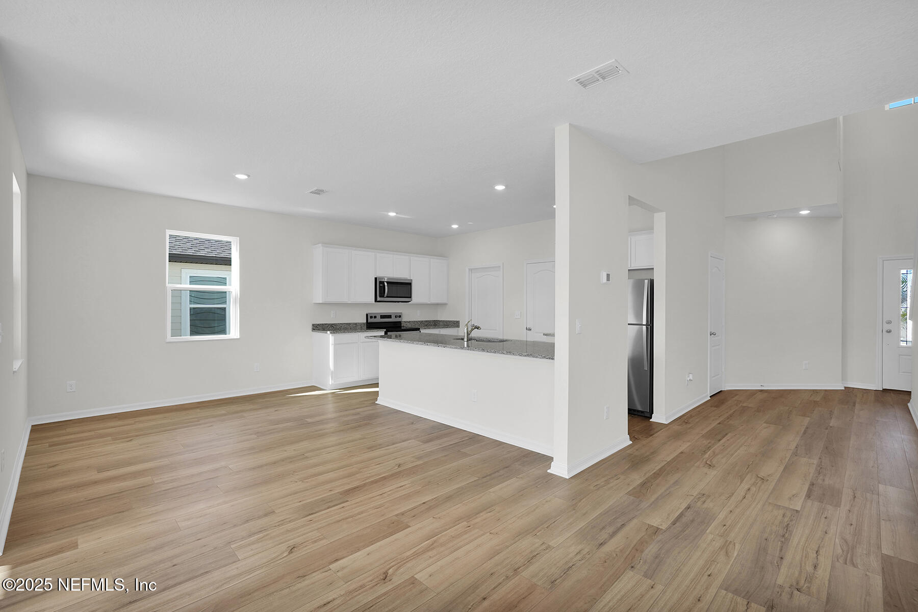 6917 Myrtle Oak Road Jacksonville, FL 32219 - Photo 9 of 26 Florida_Four Winds_L_008