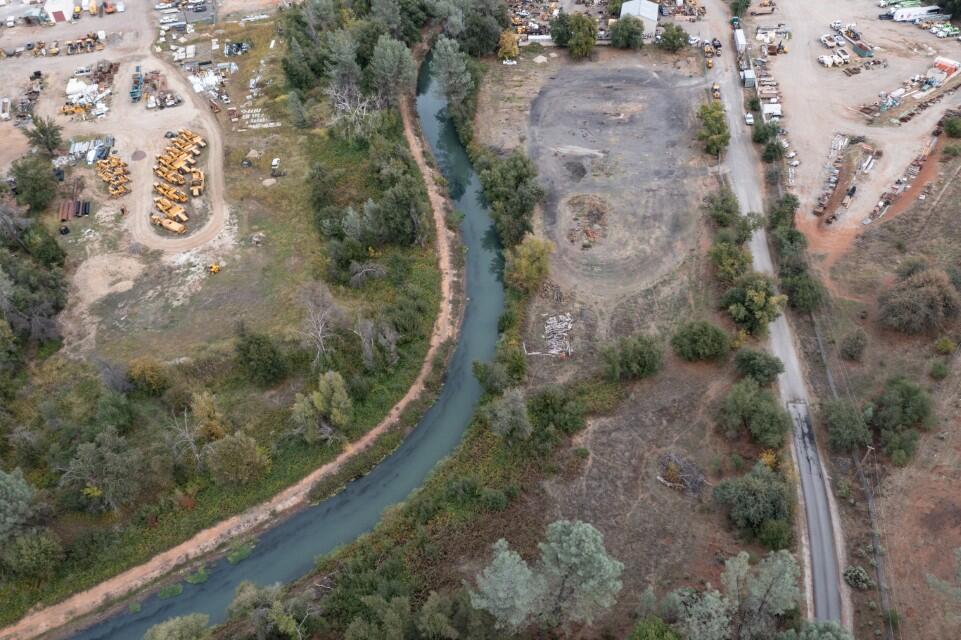 Tree Lane Anderson, CA 96007 - Photo 12 of 23 a view of a yard with a wall