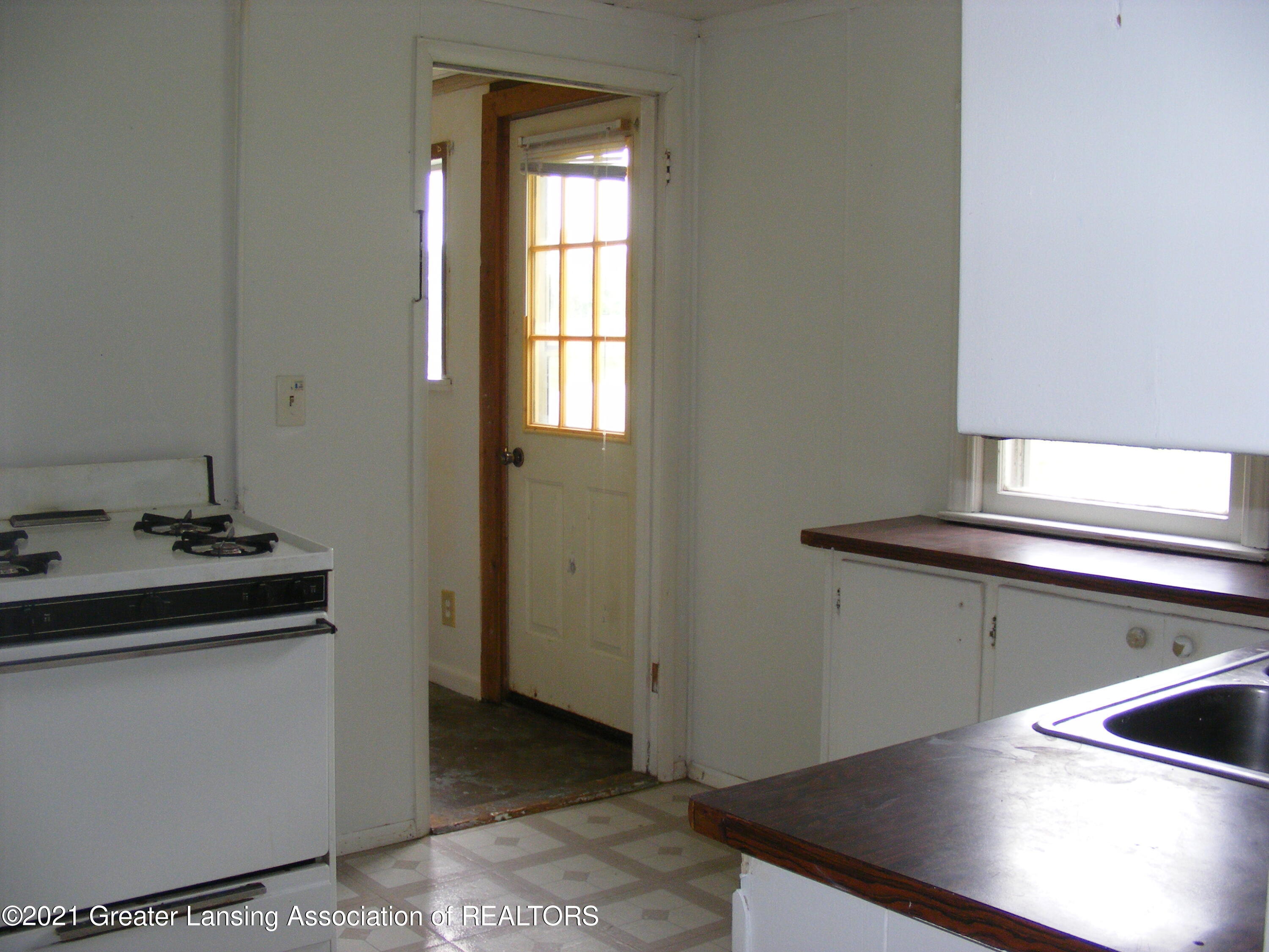 2891 Narrow Lake Road Charlotte, MI 48813 - Photo 18 of 25 DSCF1053