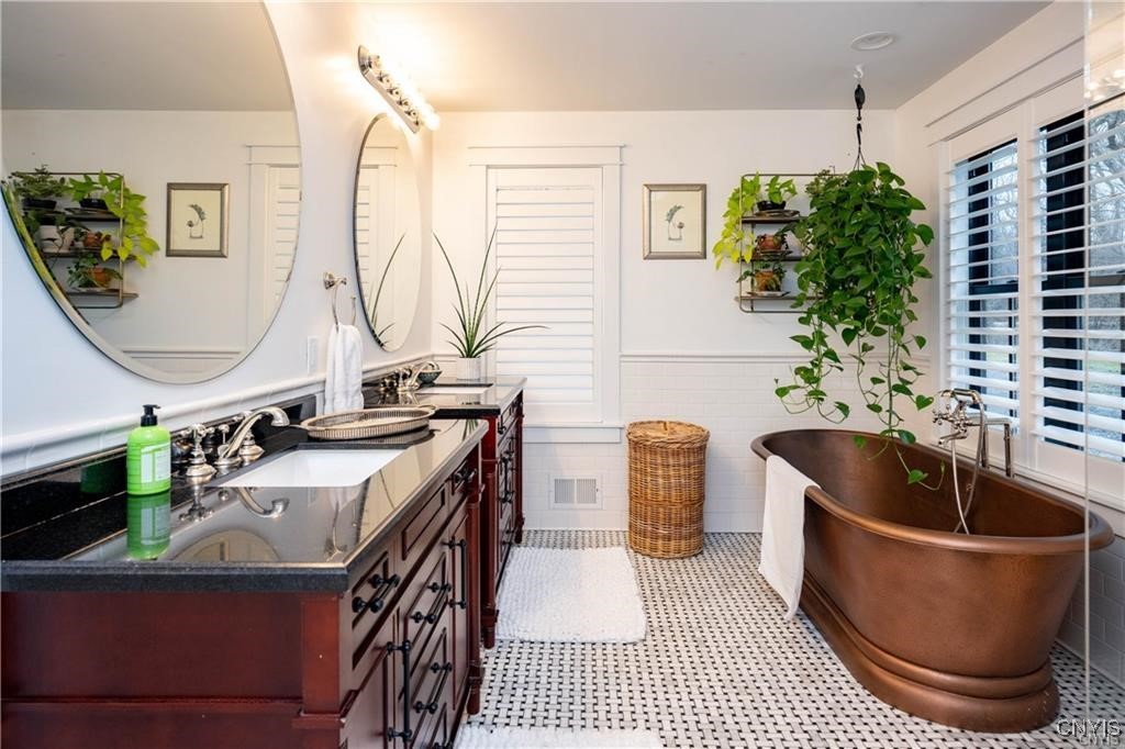 4500 West Lake Road Skaneateles, NY 13152 - Photo 24 of 49