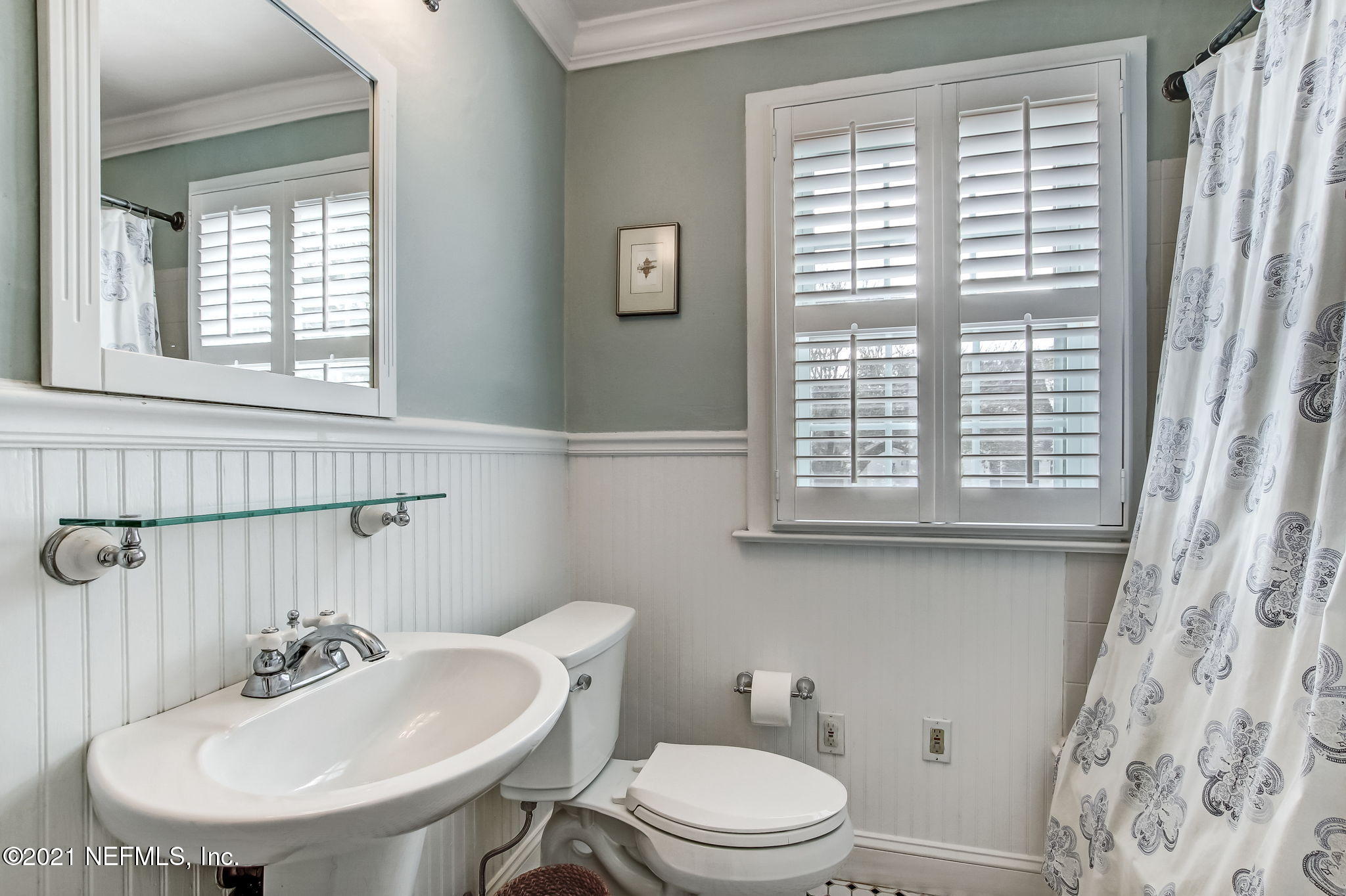 1409 Greenridge Road Jacksonville, FL 32207 - Photo 30 of 44 Upstairs bathroom