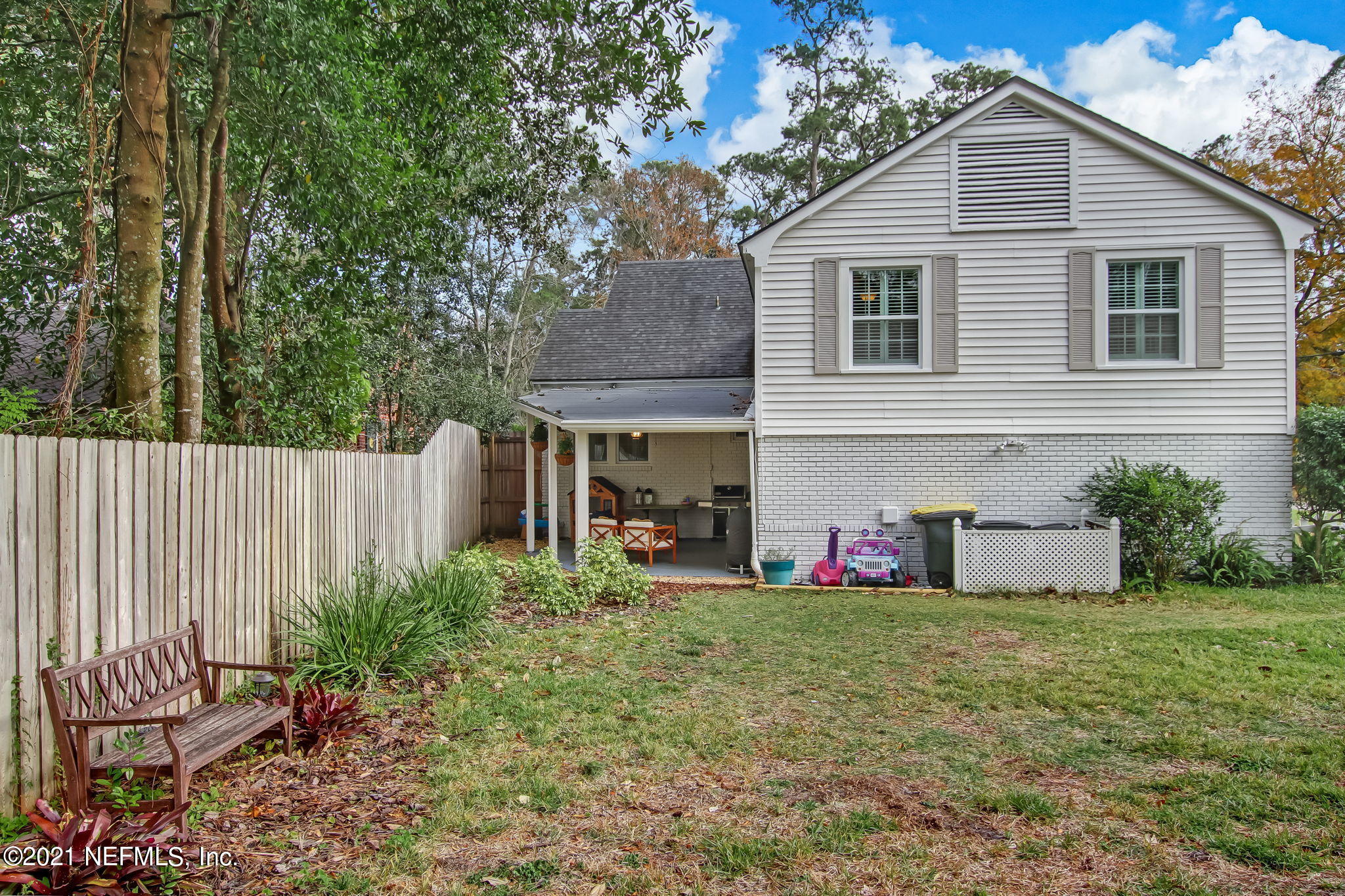 1409 Greenridge Road Jacksonville, FL 32207 - Photo 40 of 44 View of house from side