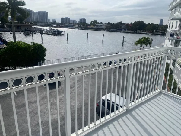 $2,150 | 1913 South Ocean Drive, Unit 327, Hallandale Beach, FL 33009