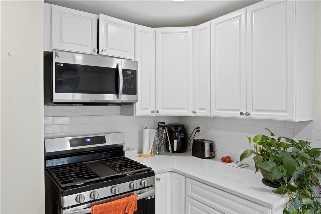 467 Benton Street Rochester, NY 14620 - Photo 4 of 27