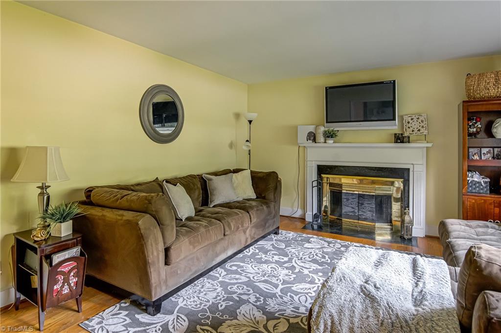 509 Florham Drive High Point, NC 27262 - Photo 5 of 31 Gallery Image 5