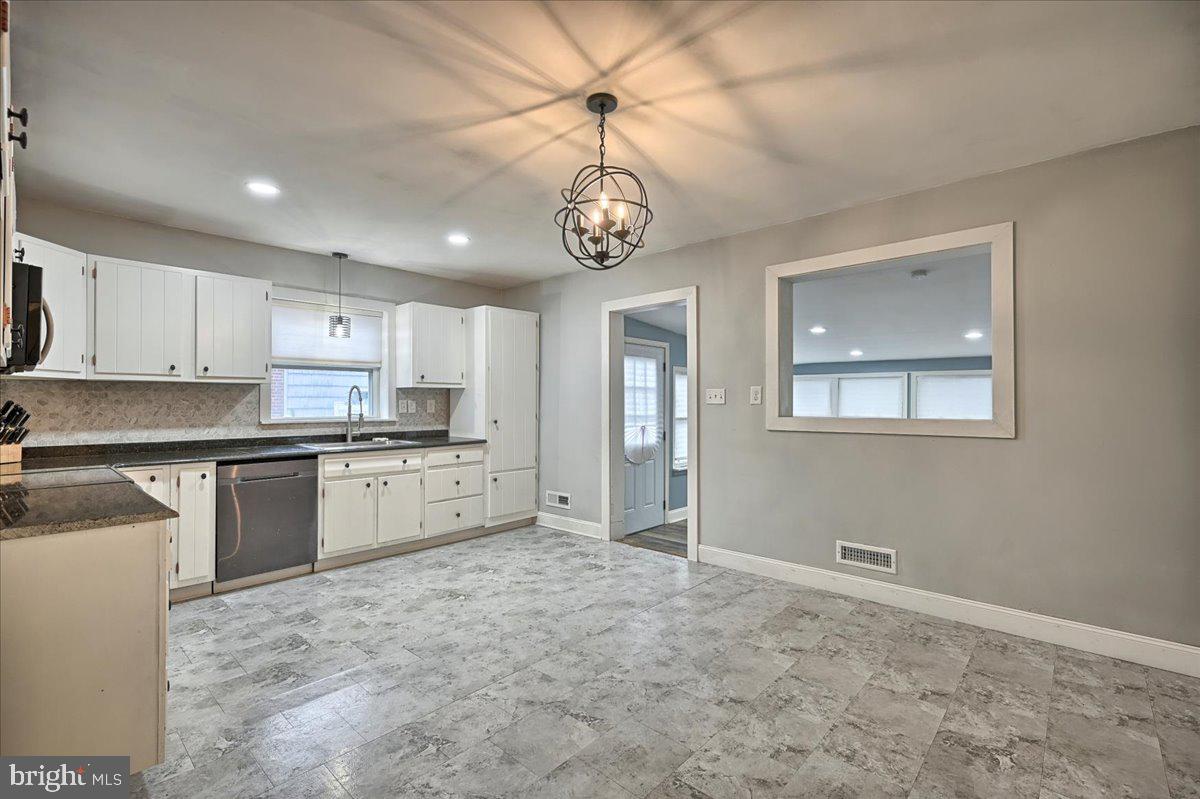 426 Appletree Road Camp Hill, PA 17011 - Photo 7 of 36 Gallery Image 7
