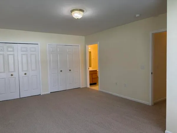 $2,150 | 2736 South Knightsbridge Circle, Ann Arbor, MI 48105