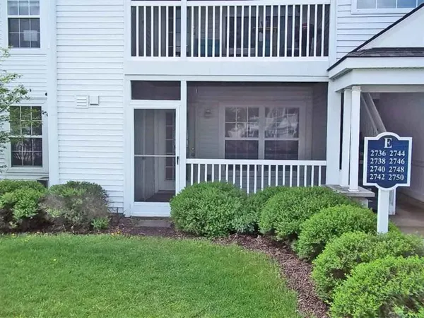 $2,150 | 2736 South Knightsbridge Circle, Ann Arbor, MI 48105