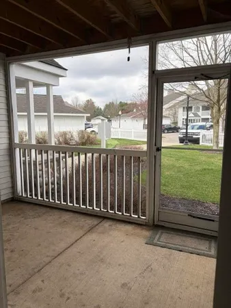 $2,150 | 2736 South Knightsbridge Circle, Ann Arbor, MI 48105