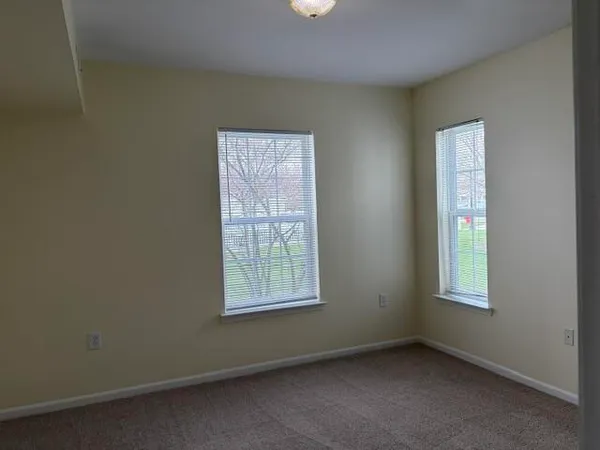 $2,150 | 2736 South Knightsbridge Circle, Ann Arbor, MI 48105