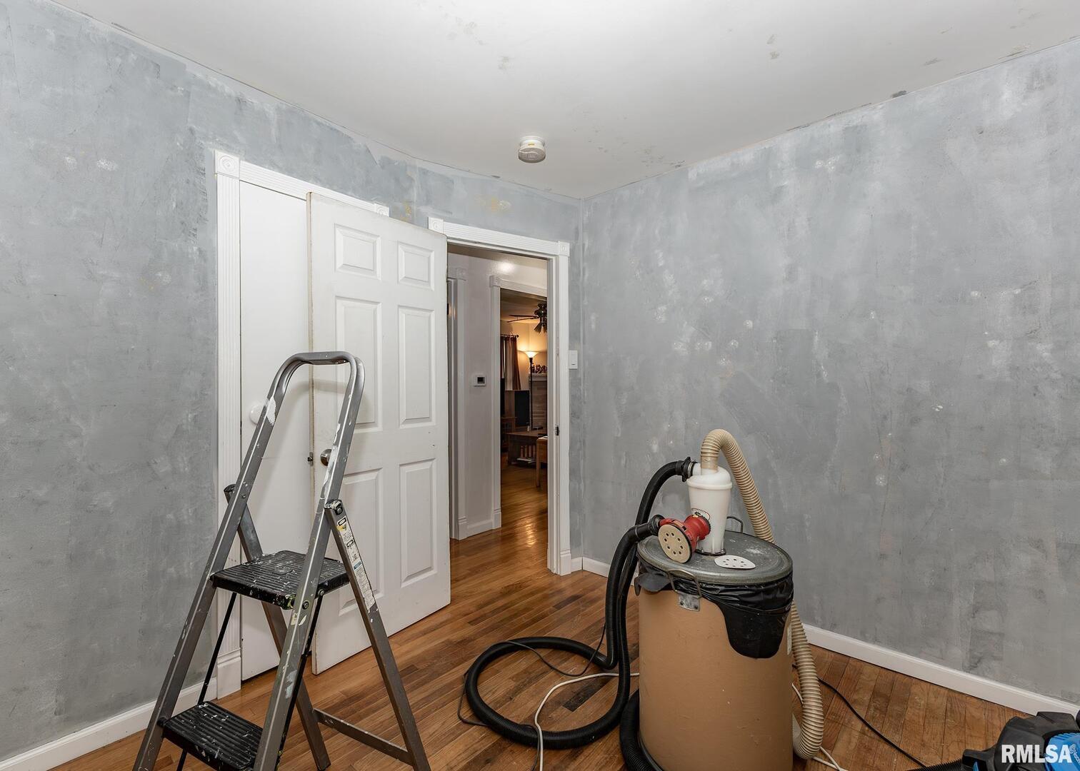 3525 Cleveland Street Clinton, IA 52732 - Photo 11 of 21