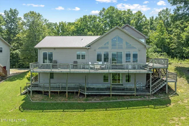 $649,000 | 7380 Lillydale Road, Byrdstown, TN 38549