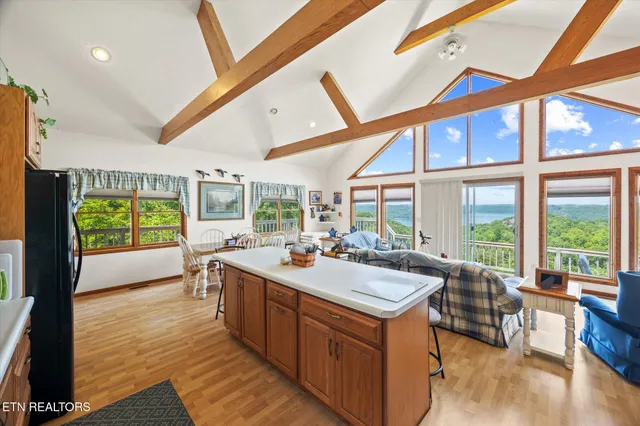 $649,000 | 7380 Lillydale Road, Byrdstown, TN 38549