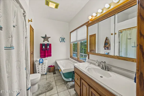 $649,000 | 7380 Lillydale Road, Byrdstown, TN 38549