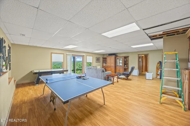 $649,000 | 7380 Lillydale Road, Byrdstown, TN 38549