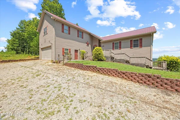 $649,000 | 7380 Lillydale Road, Byrdstown, TN 38549