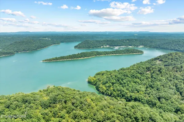 $649,000 | 7380 Lillydale Road, Byrdstown, TN 38549