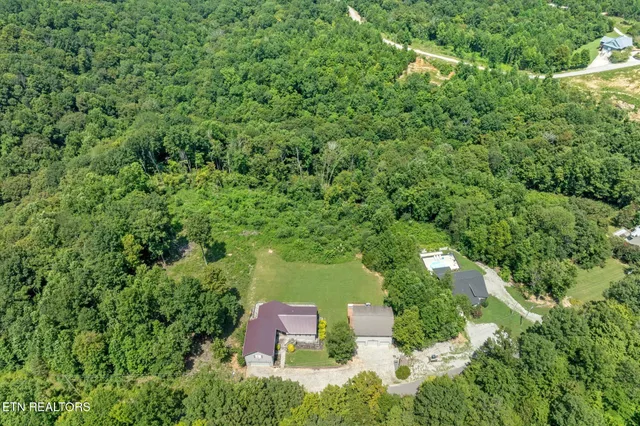 $649,000 | 7380 Lillydale Road, Byrdstown, TN 38549